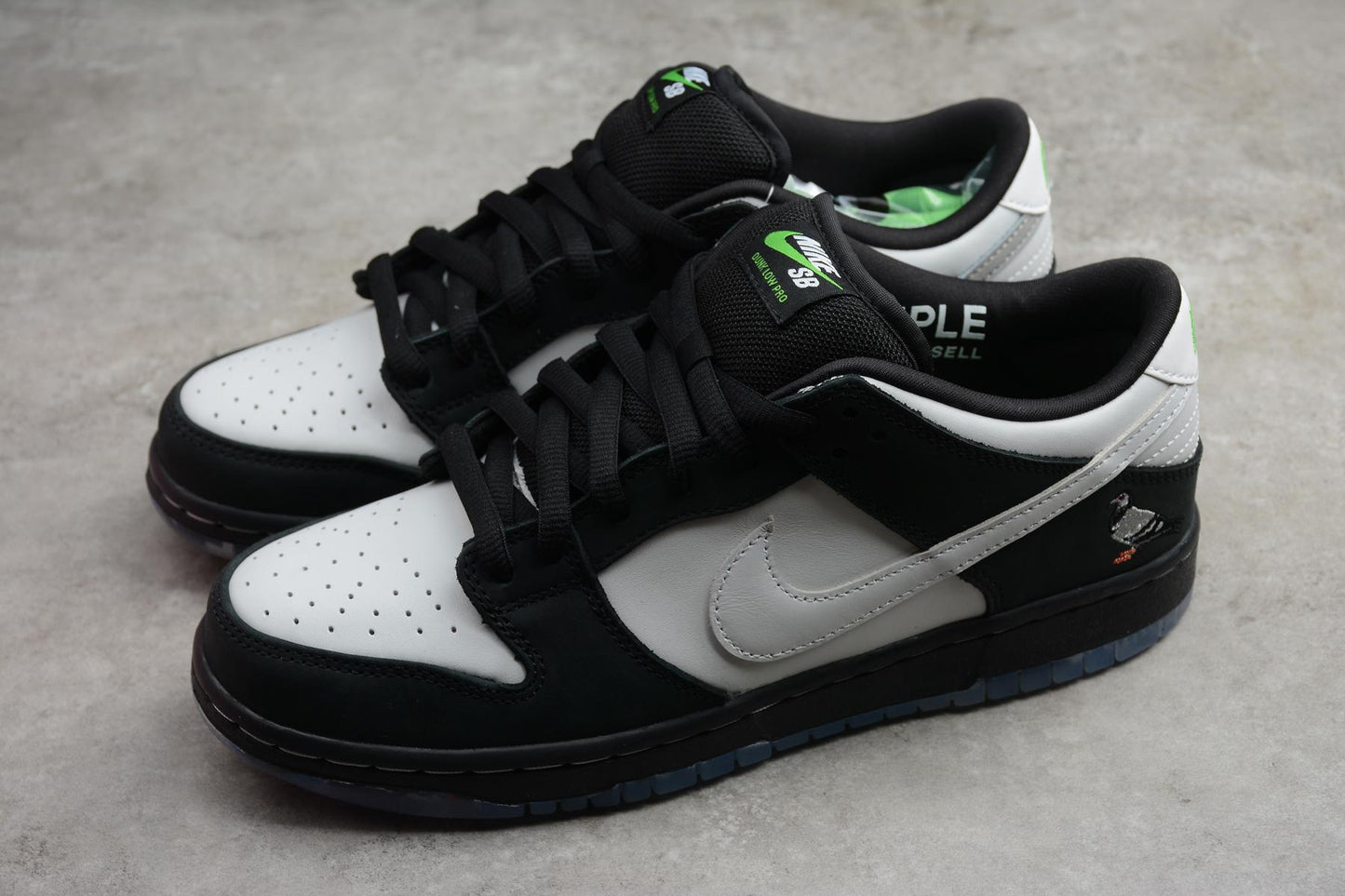 Nike SB Dunk Low Staple Panda Pigeon