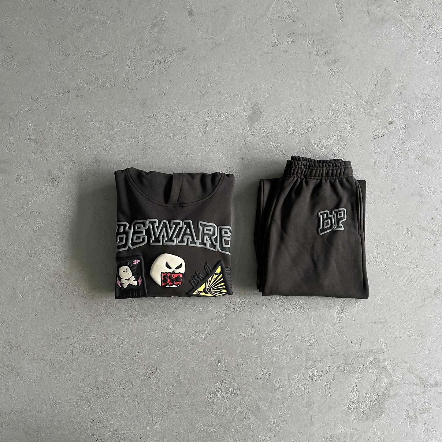 Broken Planet Beware  Soot Black set