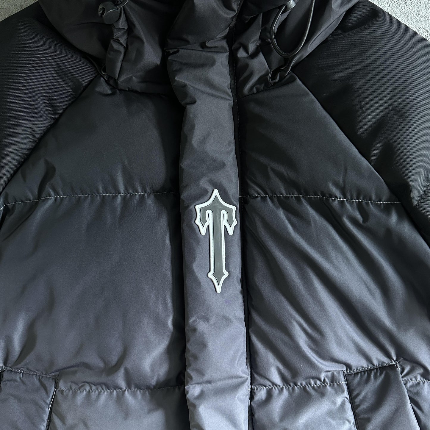 Trapstar Decoded Arch Puffer Jacket Black Gradient