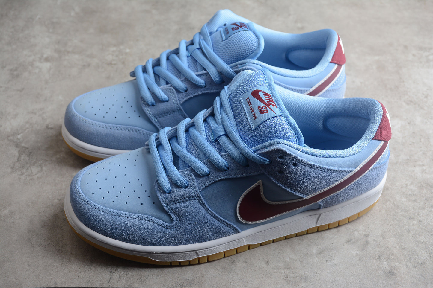 Nike SB Dunk Low Philadelphia Phillies