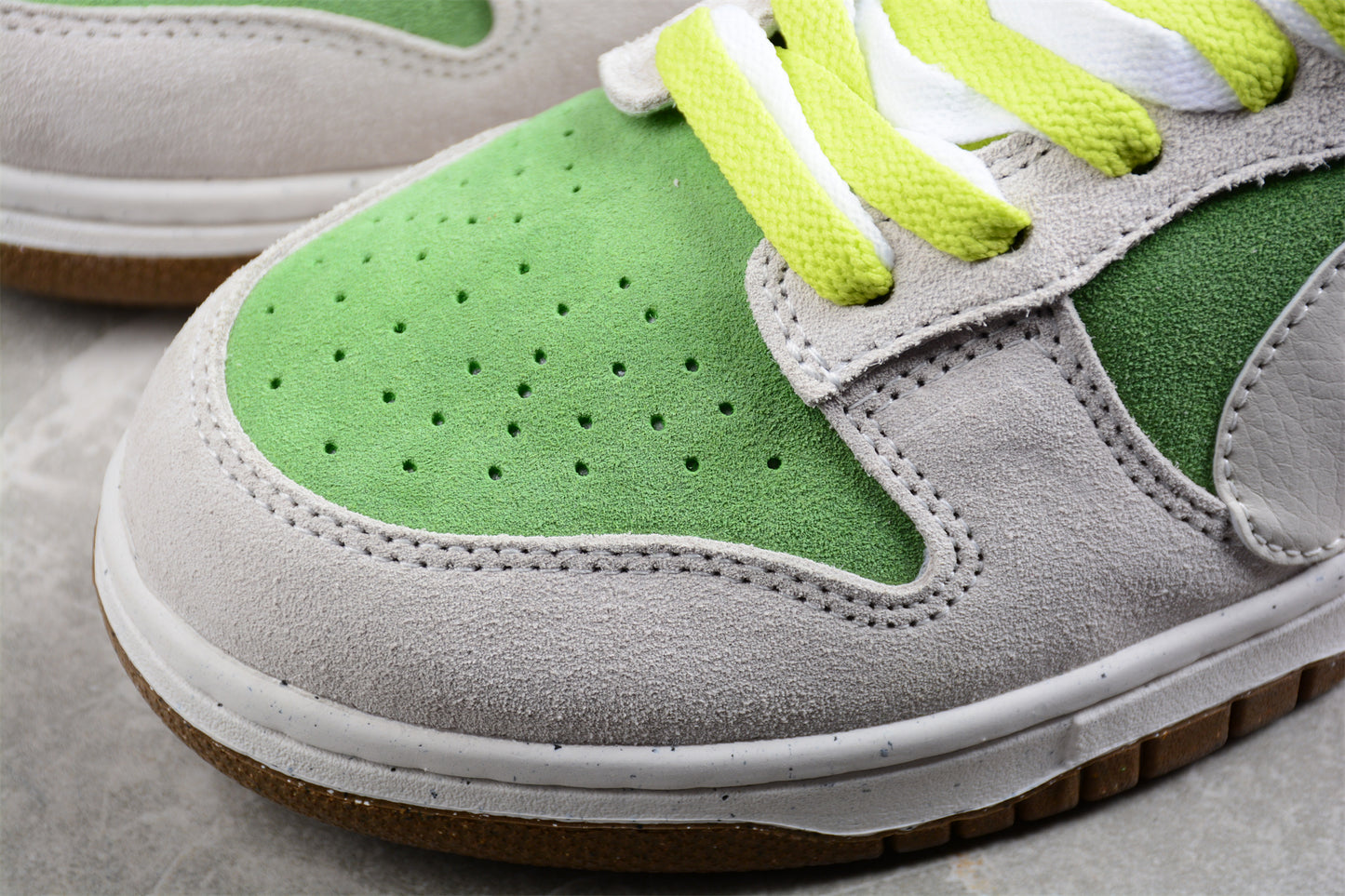 Nike Dunk Low SE 85 Avocado