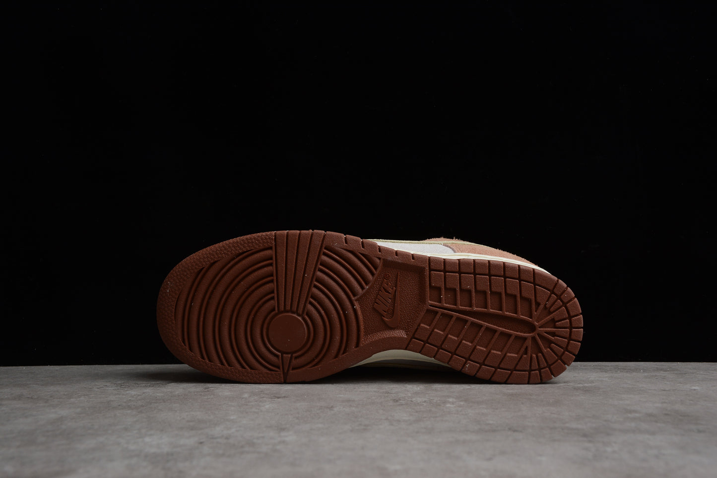 Nike Dunk Low Medium Curry