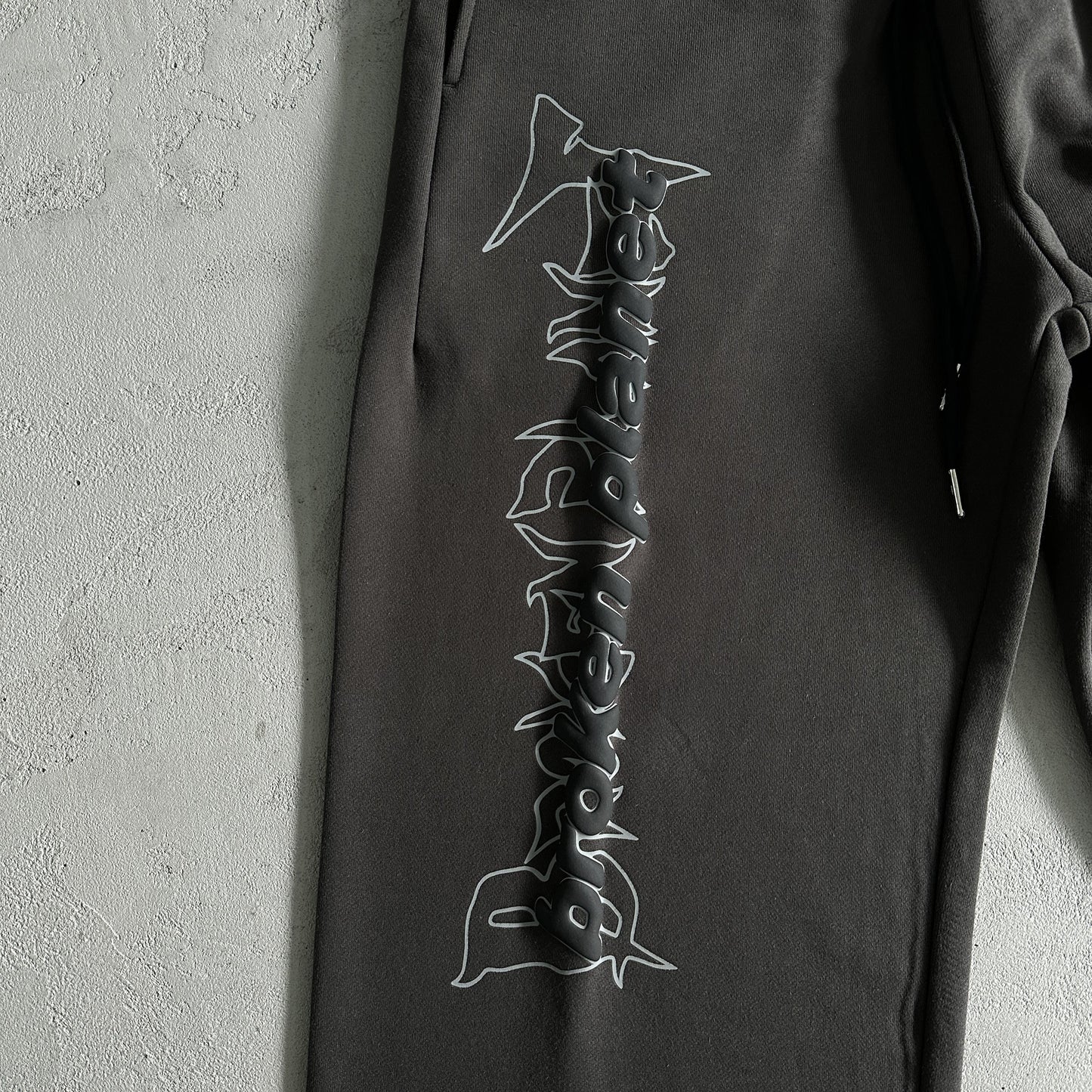 Broken Planet Beware  Soot Black set