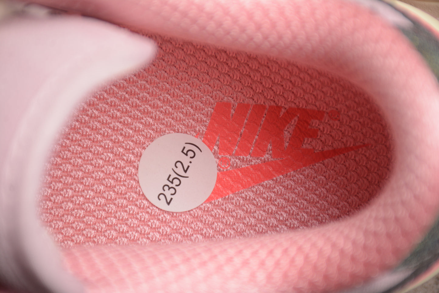 Nike Dunk Low LX Barbie