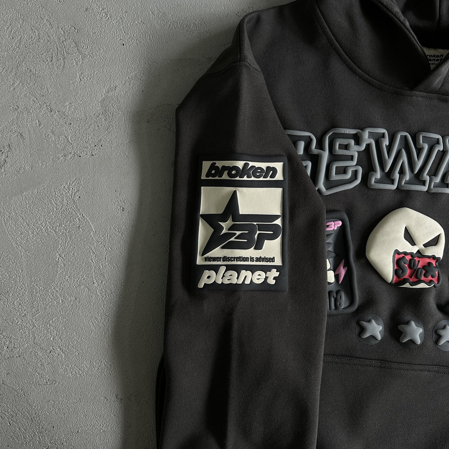 Broken Planet Beware  Soot Black set